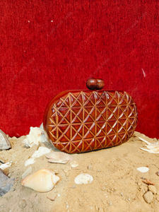 กระเป๋าคลัทช์ไม้แกะสลักสุดหรู พร้อมลวดลายเรขาคณิต ดีไซน์เนอร์สำหรับงานเลี้ยงตอนเย็น งานแต่งงาน กระเป๋าทรงแข็ง - Product Image 3