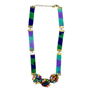 Collier bohème fait main multicouche pour femme, chaîne plaquée or, perles en tissu, bijoux colorés et tendance, respectueux de l'environnement - Product Image 4