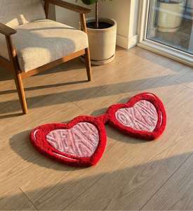 Tapis d'appoint créatif en laine tuftée à la main, antidérapant, géométrique, rouge et rose, de qualité supérieure, pour chambre à coucher, idéal pour la décoration intérieure moderne - Product Image 4