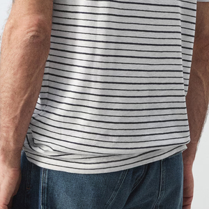 T-shirt en lin à col rond et manches courtes, coupe ajustée, rayé, en jersey ultra-peigné/coton, pour homme, avec un design élégant - Product Image 6