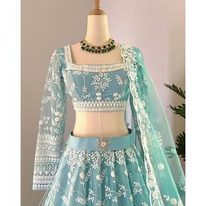 Belle tenue de soirée brodée en fil de coton Lehenga Choli Performance Wear - Product Image 1