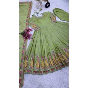 Robe de soirée avec bas et look élégant Dupatta XL de créateur - Product Image 4