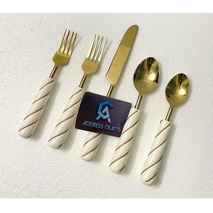 ชุดช้อนส้อมสแตนเลสแบบเป็นมิตรต่อสิ่งแวดล้อม ด้ามจับเรซิ่น คุณภาพพรีเมียม ช้อน ส้อม มีด ชุบทอง สำหรับรับประทานอาหาร - Product Image 1