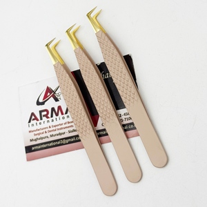 Pinzas Profesionales para Extensión de Pestañas de 90 Grados con Punta Dorada de 24K, Pinzas Sostenibles para Extensión de Pestañas con Marca Privada - Product Image 6