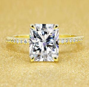 Anillo de Compromiso de Lujo con Moissanita Corte Radiante, Plata de Ley 925, Chapado en Oro Amarillo, Alternativa al Diamante, 4 Gramos, Certificado - Product Image 2