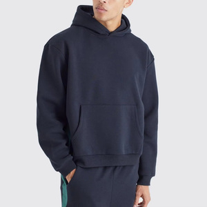 Chándal informal con corte acampanado, diseñado con una forma estructurada pero relajada, tela transpirable y pierna acampanada para una estética moderna. - Product Image 6