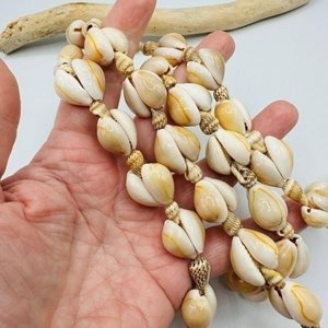 Collier en coquillages de cauris, fait main, coquillages naturels, inspiration nature, accessoire d'été - Product Image 5