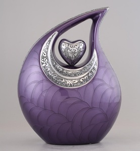 Hermosas urnas de cremación antiguas rojas en forma de lágrima con corazón para cenizas funerarias de adultos, 200 pulgadas cúbicas, ecológicas y duraderas. - Product Image 6