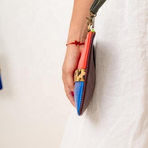 Bolso cruzado de diseño con herramientas florales hecho a mano de cuero de vaca genuino para mujer, bolso de hombro Vintage de moda con una sola correa para - Product Image 3