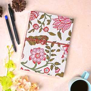 Agenda/carnet floral en papier recyclé fait main, délicat, 8x6 pouces, écologique et unique - Product Image 1