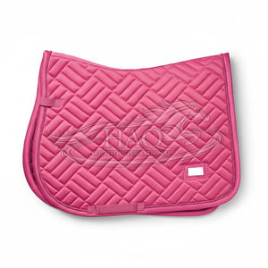 Tapis de selle pour cheval haute performance avec doublure en maille, effet rafraîchissant, rembourrage léger et personnalisation pour les équipes - Product Image 2