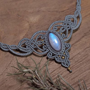 Collar de Macramé Gris con Piedra Lunar Arcoíris Hecho a Mano al por Mayor, con Cuentas Doradas, Joyería Boho de Cristal Ajustable para Mujer, Regalo - Product Image 4
