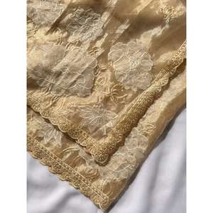 ผ้าไหมออริสสีเหลืองแท้ ดีไซน์เนอร์ซารี แบรนด์อีลิท วีฟส์ ประดับด้วยงานปัก น้ำหนัก 490 กรัม สำหรับงานแต่งงาน - Product Image 1