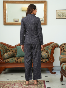 Ensemble de vêtements décontractés pour femmes, pyjama d'été à pois imprimés, tissu en rayonne gris, doux et confortable, vêtements de détente - Product Image 3