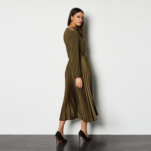 Robe midi pour femme en satin plissé à col rond, manches longues, ceinture à la taille, de haute qualité, tendance et très vendue - Product Image 4