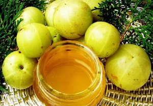Aceite Capilar Herbal de Amla de Marca Privada para el Crecimiento del Cabello y Cuidado del Cuero Cabelludo, Fortalecedor, Nutritivo y Suavizante, 30 ml - Product Image 2