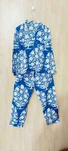 Pijama de Algodón Hecho a Mano en India con Estampado Floral, Lujoso para Primavera, Verano y Otoño, Traje de Dormir Casual y Elegante para la Mañana y la Noche - Product Image 4