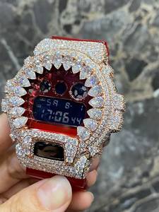 Reloj Analógico de Lujo Rojo con Incrustaciones de Dientes de Tiburón, Bisel de Moissanita, Correa de Acero Inoxidable, Movimiento de Cuarzo, Estilo de Joyería Personalizada - Product Image 6