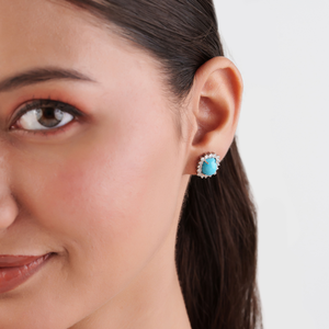 Boucles d'oreilles clous en turquoise et diamant taille octogonale 9x7mm, dernière conception, or blanc 14K, pour commande en gros, fournisseur de bijoux - Product Image 4