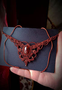 Collier en macramé fait main en obsidienne acajou, cordon rouge bohème, pendentif statement, bijoux en pierres précieuses de guérison, vente en gros - Product Image 4