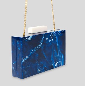 Pochette de soirée en résine époxy faite à la main, finition brillante, avec chaîne, pour événements, fêtes, sac à main de luxe, accessoire de mode. - Product Image 1