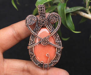 Pendentif artisanal en pierre de jaspe rouge, fil de cuivre antique enroulé autour, pierre précieuse ovale, bijoux artisanaux - Product Image 3