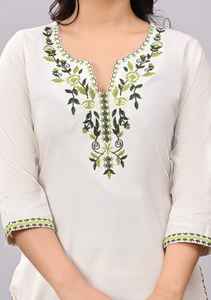 Traje de Algodón Khadi Bordado para Mujer, Combinado con Dupatta de Seda Khadi Premium, al Mejor Precio al por Mayor - Product Image 3