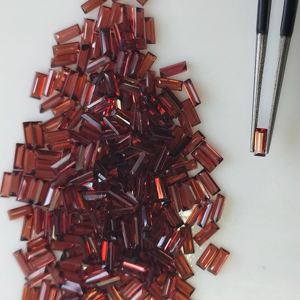 โกเมนสีแดงธรรมชาติ 5x2 มม. ทรงบาแกตต์ คุณภาพดีที่สุด พลอยหลวม รับรองคุณภาพสำหรับทำเครื่องประดับ - Product Image 4