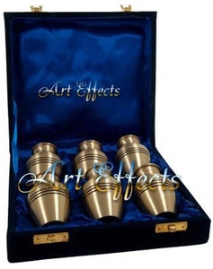 โกศใส่เถ้ากระดูกของเด็กทารกทำจากทองเหลืองสีทองคลาสสิกสไตล์อเมริกันหรูหราปรับแต่งได้เป็นมิตรกับสิ่งแวดล้อม - Product Image 3