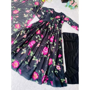 VESTIDO DE TRABAJO CON ESTAMPADO DIGITAL DE DISEÑADOR GEORGETTE CON DUPATTA NEGRO - Product Image 1