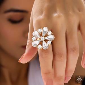 PRAO Bague de déclaration dorée anti-ternissement haute couture en cristal fabriqué avec taille réglable - Product Image 4