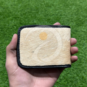 Cartera de Cuero de Primera Calidad con Pelo de Vaca, Hecha a Mano, Delgada, Plegable, Tarjetero, para Uso Diario - Product Image 1