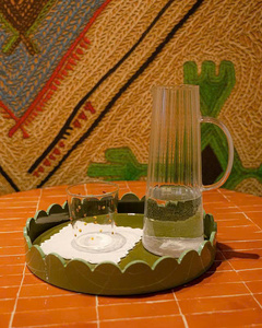 Plateau en bois laqué vert olive de qualité supérieure, plateau de vanité brillant pour la décoration et l'organisation de la maison de luxe - Product Image 2