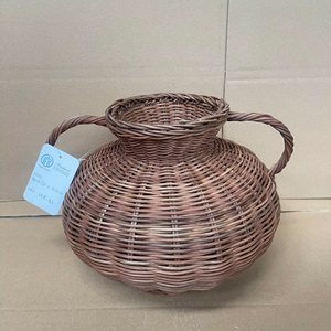 Maceta de ratán hecha a mano, florero decorativo ecológico para una decoración elegante en interiores y exteriores, fabricada en Vietnam. - Product Image 1