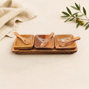 Ensemble de bols à condiments en bois d'acacia faits à la main avec plateau de service et cuillères, bols carrés miniatures écologiques pour sauces et trempettes pour la maison - Product Image 4