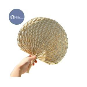 [ALTA CALIDAD] |   Abanico de mano de hoja de palma tejida al por mayor |   Ventilador portátil para decoración de fiestas y bodas en Vietnam - Product Image 1
