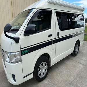 Toyota Hiace Van, Usada y Nueva en Stock, Buen Estado, Entrega Rápida, Excelente Condición, Venta al Por Mayor - Product Image 4