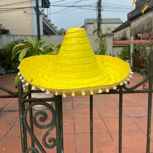 Chapeau de paille Sombrero mexicain naturel du Vietnam à large bord pour décorations de fête et protection solaire estivale 99 Gold Data - Product Image 1