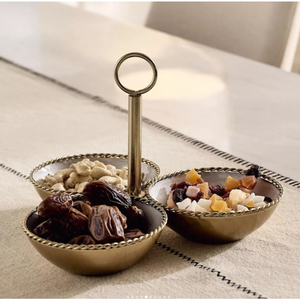 Bandeja de Servicio de Aperitivos de Latón Antiguo con Tres Compartimentos, Detalles de Borde de Cuerda y Asa Central en Forma de Anillo, Bandeja para Condimentos con Divisiones - Product Image 1