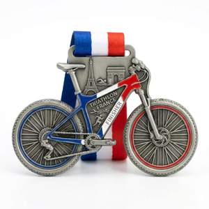 Médailles de Triathlon et Marathon Personnalisées Paris France, Impression UV, Plaqué Or, Zinc, Émail Souple, Médailles de Finisseur en Gros - Product Image 1