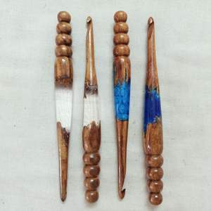 Art Empire Exports - Agujas de Ganchillo Ergonómicas de Resina y Madera Multicolor, Mango Suave, Tamaños Personalizados, 20 cm de Longitud, 3 mm de Grosor - Product Image 4
