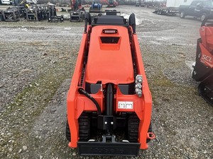 รถตักล้อยาง KUBOTA SKID STEER SCL1000 รุ่นขายดีประจำปี 2026 พร้อมเครื่องยนต์ เกียร์ และปั๊มประสิทธิภาพสูง - Product Image 3