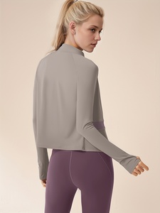 Ensemble de yoga sans couture Atlaset Premium en trois pièces pour femmes, vêtements de fitness, leggings taille haute, soutien-gorge de sport, veste, logo personnalisé OEM ODM - Product Image 3