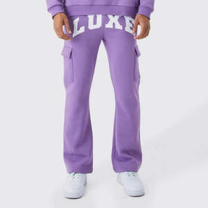 Conjunto Deportivo de Dos Piezas para Hombre, Sudadera con Cuello Redondo y Estampado de Letras en Color Morado, Pantalones Deportivos Tipo Cargo, Estilo Casual Urbano - Product Image 3