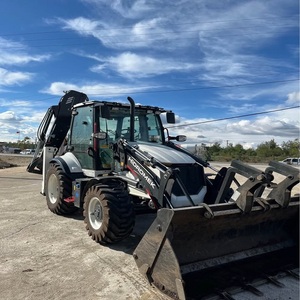 Retroexcavadora Hidromek de Servicio Pesado, Construida con una Estructura Resistente, Excelente Estabilidad, Velocidad de Carga Rápida y Máxima Productividad - Product Image 1