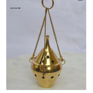 Brûleur d'encens mural traditionnel en métal antique Degchi Dhoop Dani Pot, décoratif pour la Pooja et la décoration murale des temples - Product Image 1