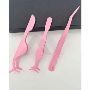 ชุดหวีติดขนตาปลอมรูปปลากระเบนสีชมพู 3 ชิ้น พร้อมที่หนีบ  วัสดุสแตนเลส ปลายแหลม อุปกรณ์แต่งหน้าที่จำเป็น - Product Image 1