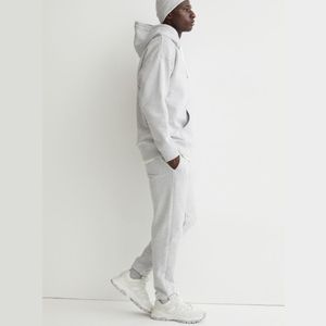 Sweat-shirt à capuche gris pour homme, coupe classique, couleur unie, décontracté, en tricot, avec poche, tissu en molleton respirant - Product Image 4