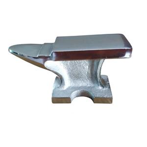 Outils de bijouterie polyvalents en corne et en fer à croûte - Product Image 1