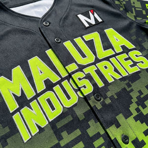 Camiseta de Béisbol con Camuflaje Digital Personalizado, Verde Neón y Negro, Uniforme Deportivo, Transpirable y de Secado Rápido, MALUZA INDUSTRIES - Product Image 4